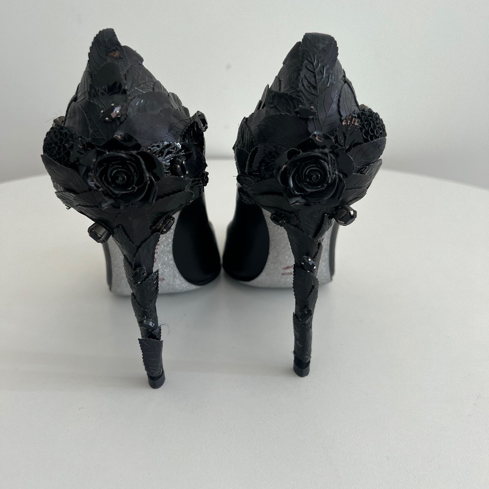 Couture pumps Brand New